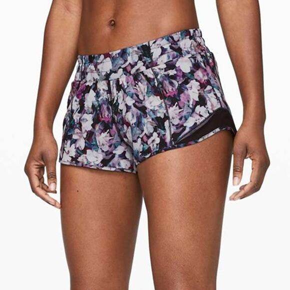 Lululemon Hotty Hot II *2.5" Shorts Utopia Multi / Deep Phantom 6 - Picture 3 of 6